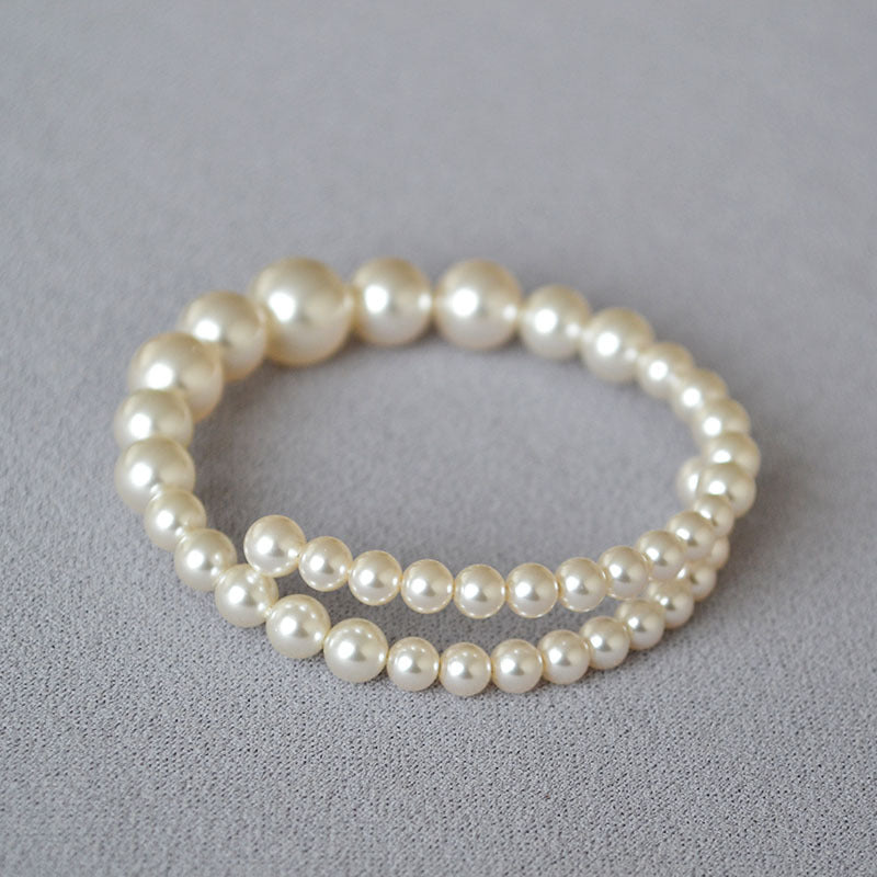 Beautiful Pearl Bracelet with Unique Style