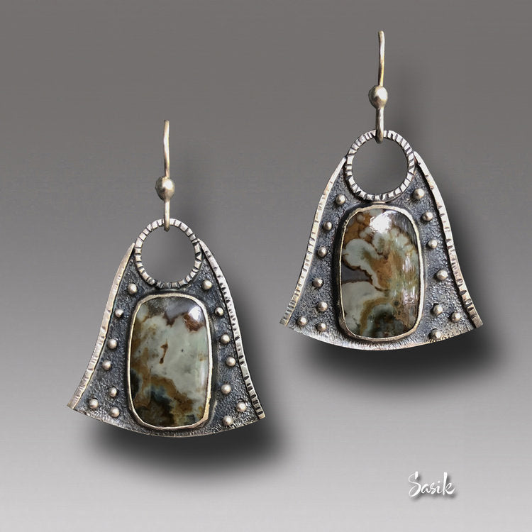 Romantic Silver Earring for Special Moments