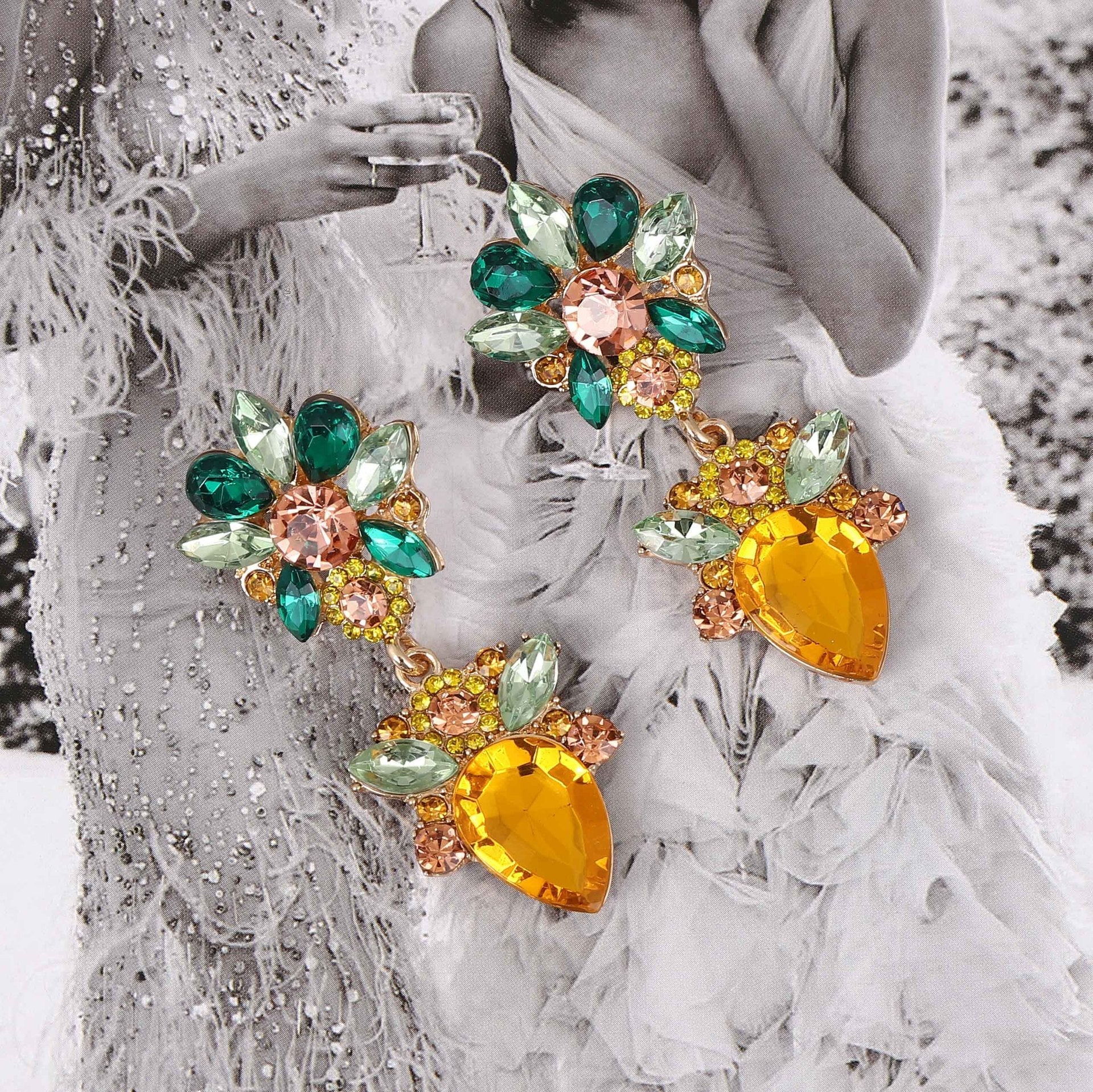 Charming Earring for Any Occasion