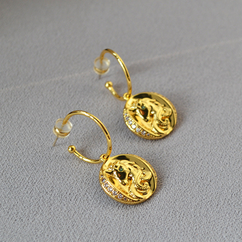 Stunning Gold Necklace for Daily Wear