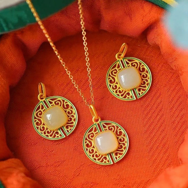 Elegant Silver Necklace for Every Occasion