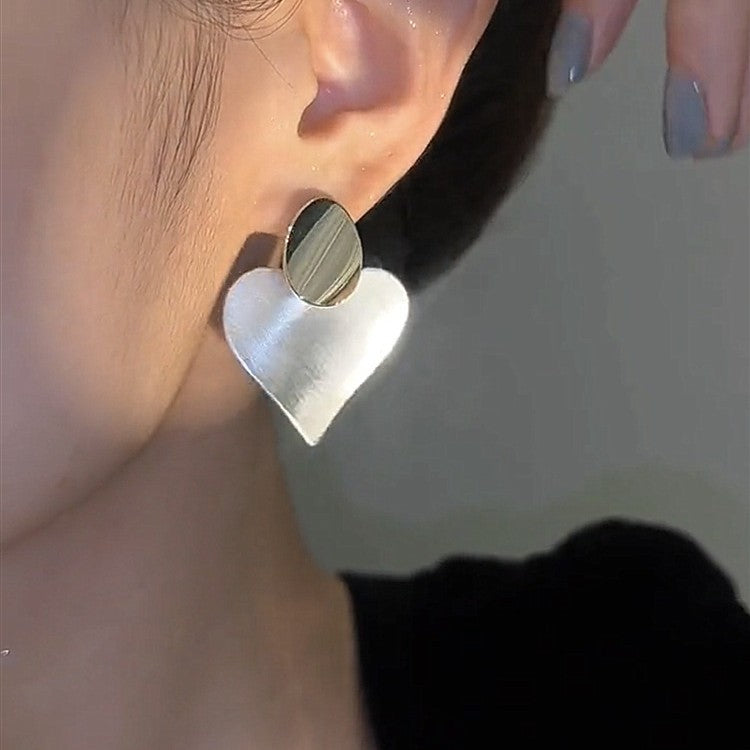 Classic Earring with Timeless Appeal