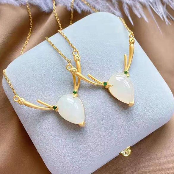 Elegant Silver Necklace for Every Occasion
