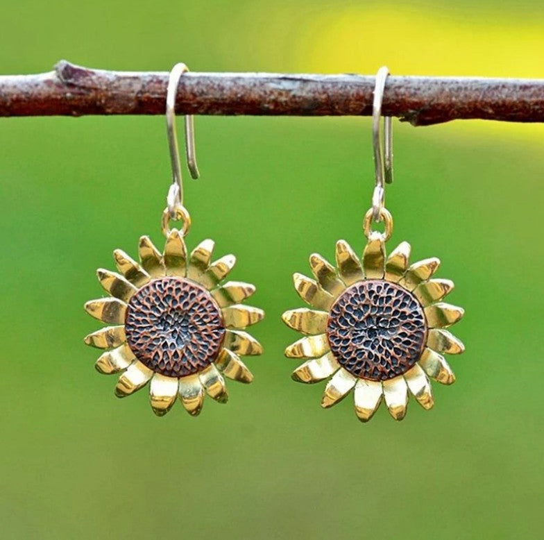 Stunning Earring for Daily Wear