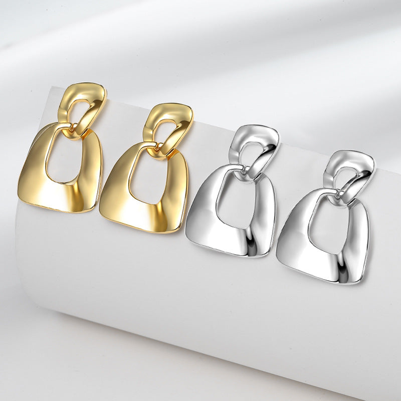 Beautiful Gold Earring with Unique Style