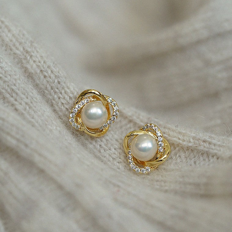 Stunning Pearl Earring for Daily Wear