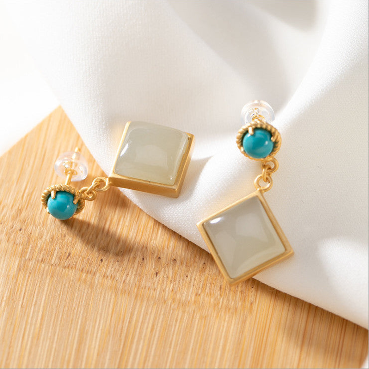 Charming Silver Earring for Any Occasion