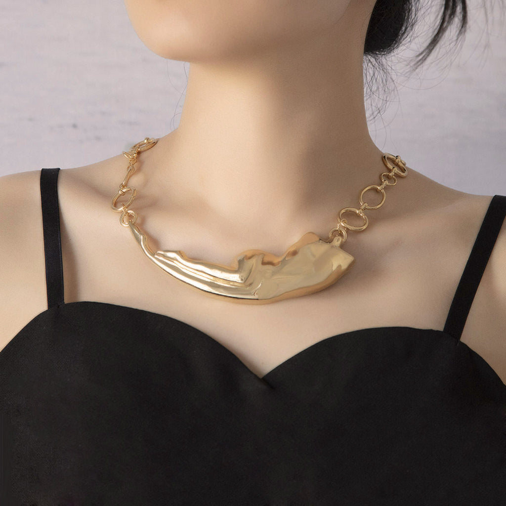 Classic Chain with Timeless Appeal