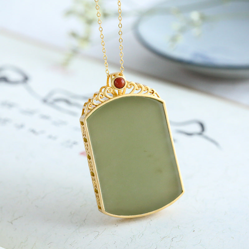 Charming Chain for Any Occasion