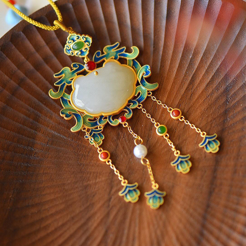 Classic Gold Necklace with Timeless Appeal