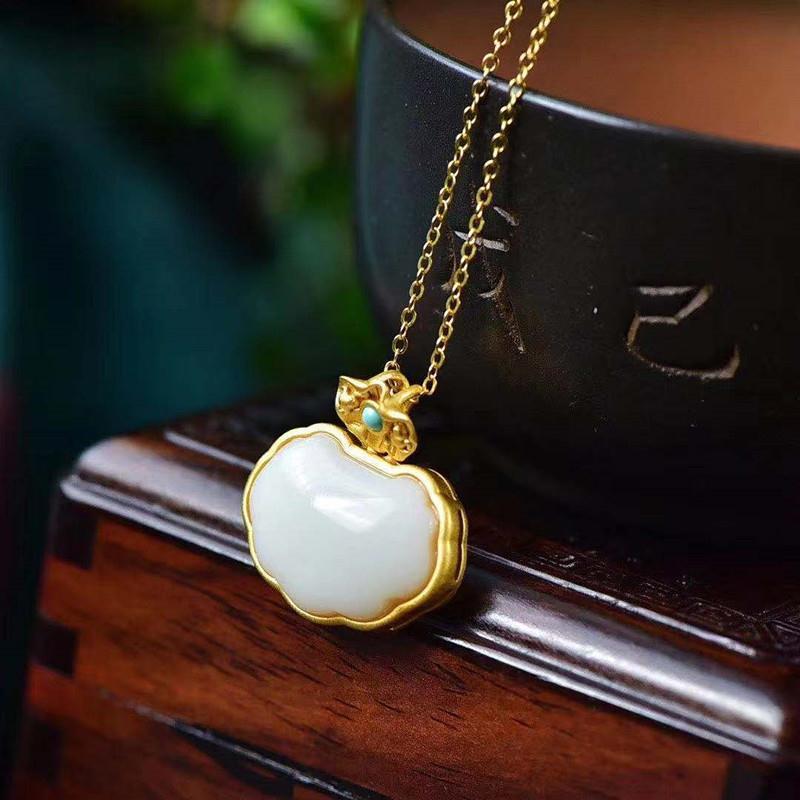 Beautiful Gold Pendant with Unique Style