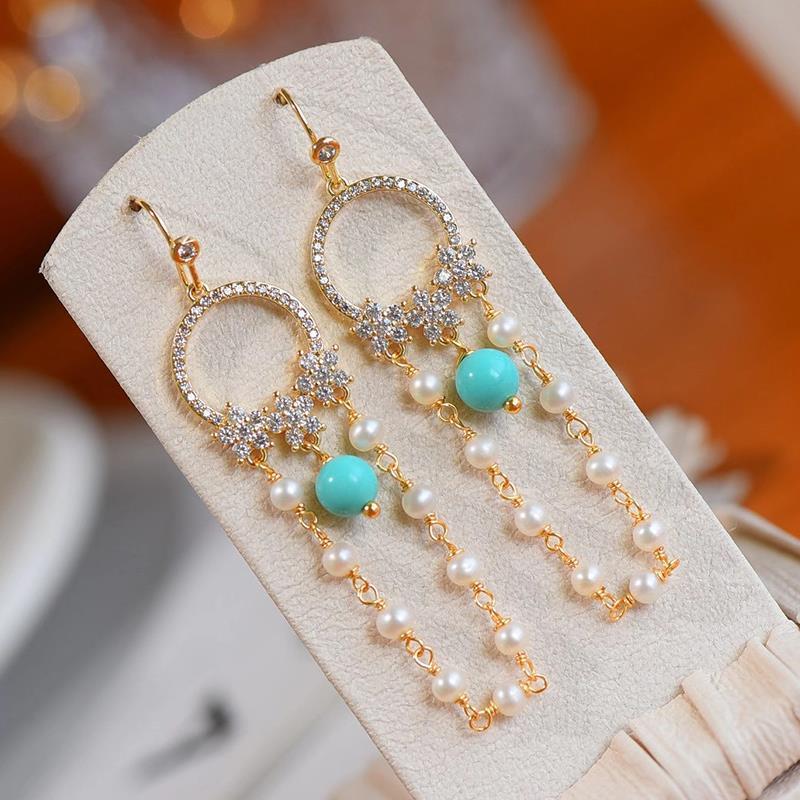 Romantic Silver Earring for Special Moments