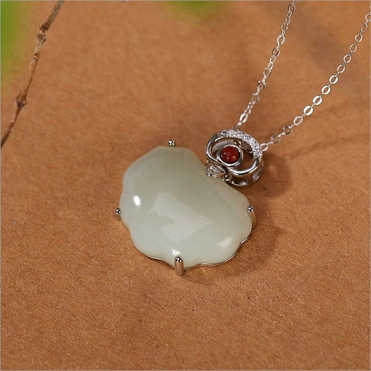 Charming Silver Set for Any Occasion