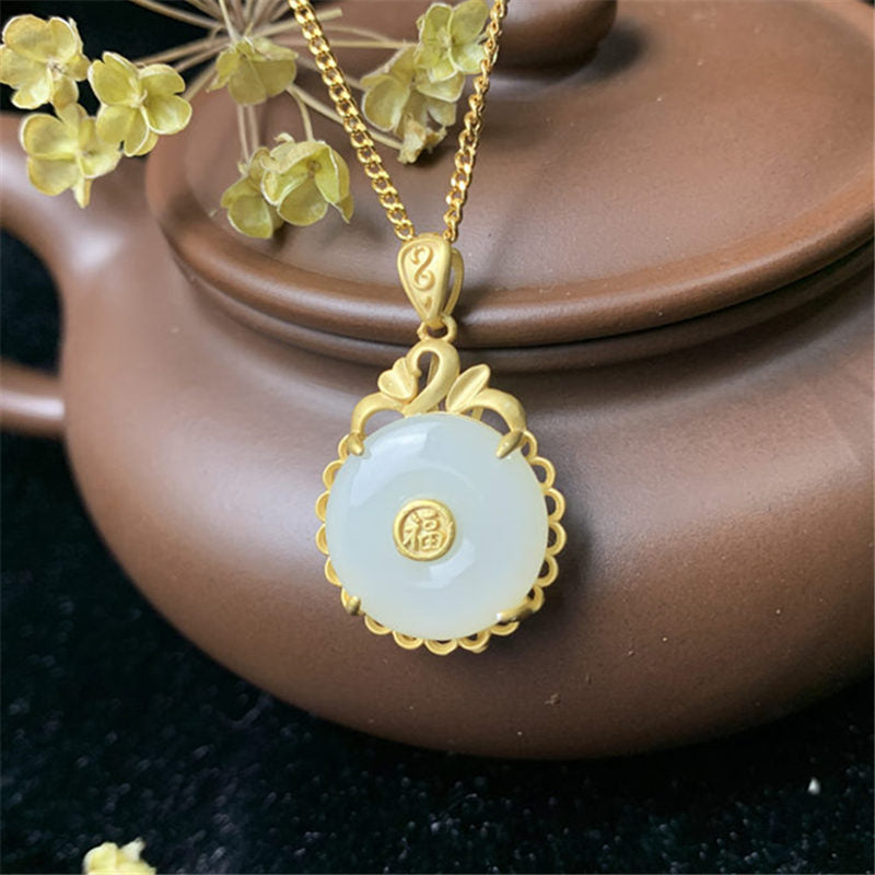 Classic Gold Necklace with Timeless Appeal