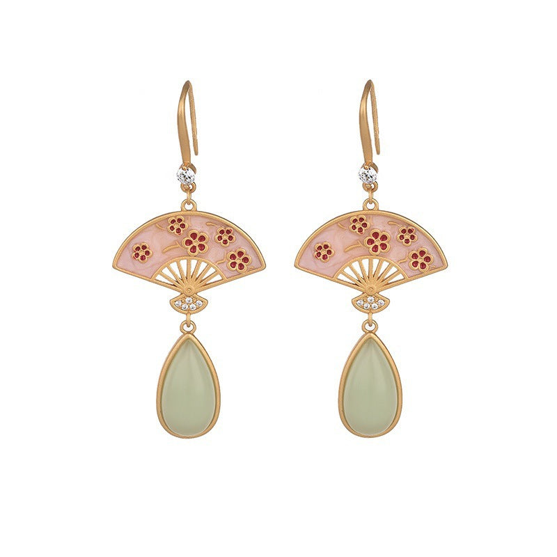 Romantic Gold Earring for Special Moments
