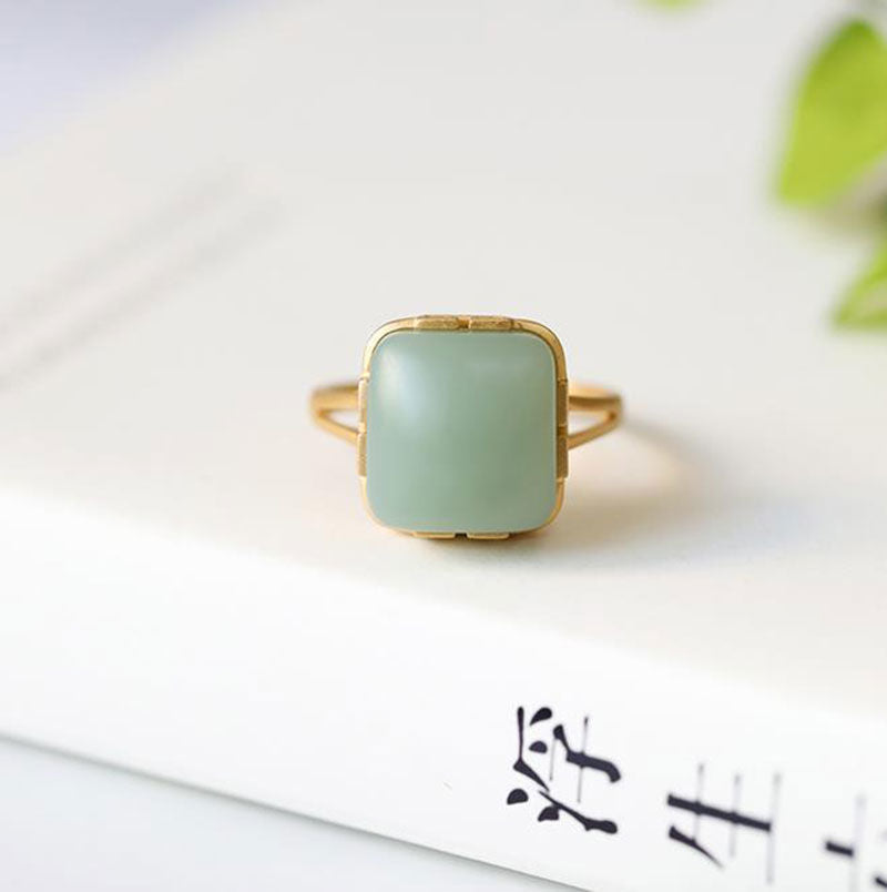Stunning Gold Ring for Daily Wear