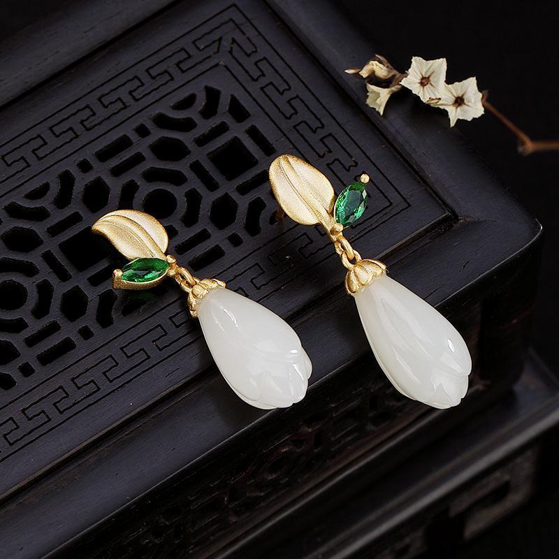 Charming Gold Earring for Any Occasion