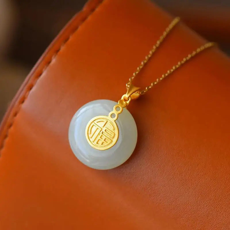 Elegant Silver Pendant for Every Occasion