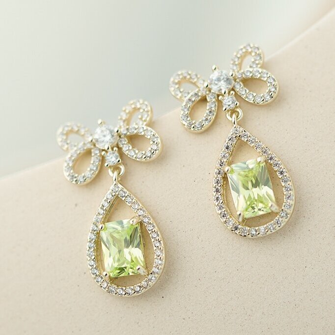 Vintage Handmade Gold Earring
