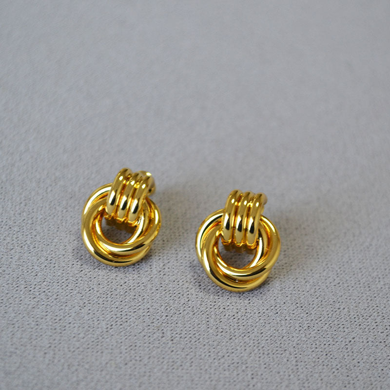 Stunning Gold Earring for Daily Wear