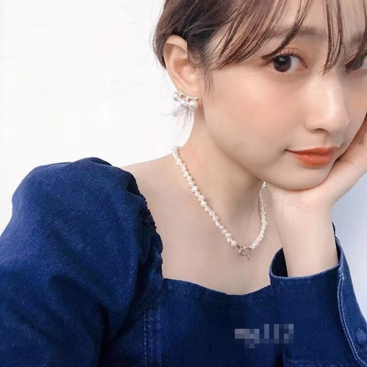 Beautiful Gold Earring with Unique Style