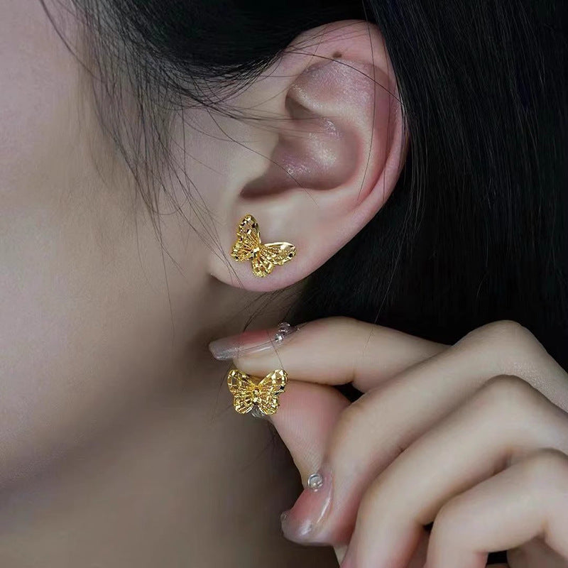 Charming Gold Earring for Any Occasion