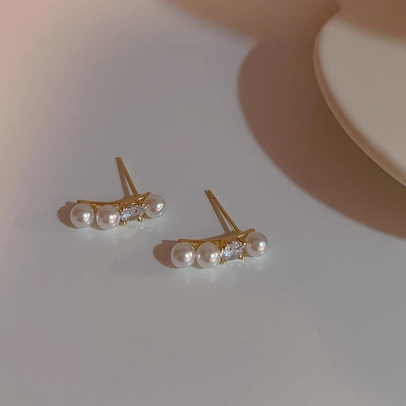 Romantic Pearl Earring for Special Moments