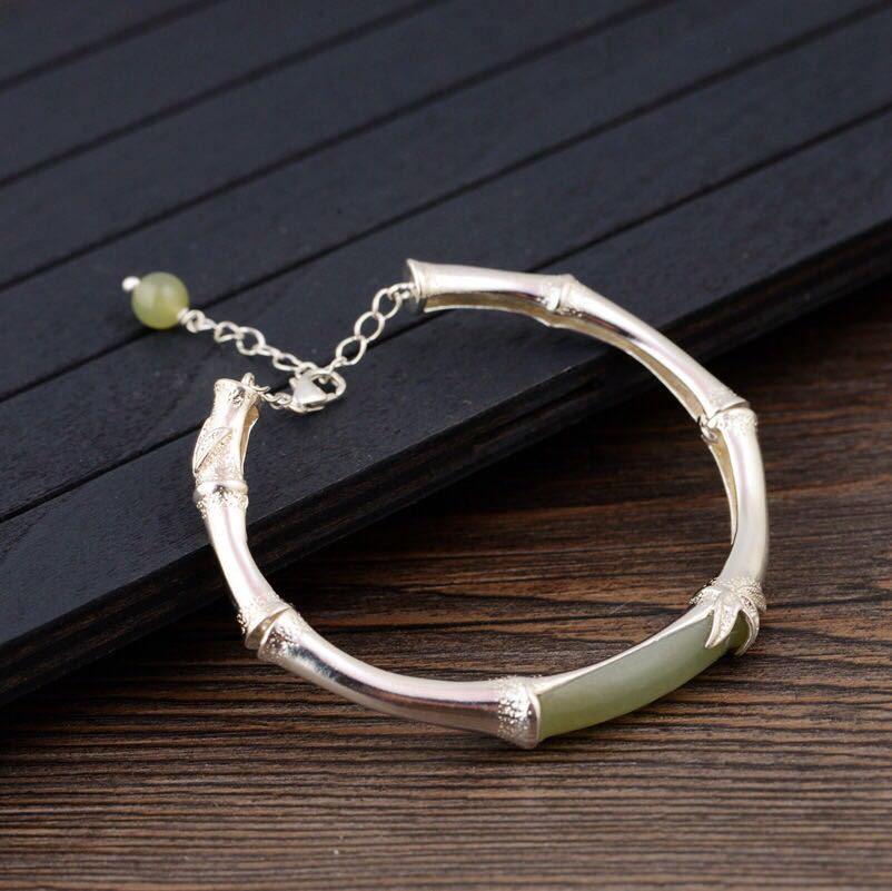 Charming Silver Bracelet for Any Occasion