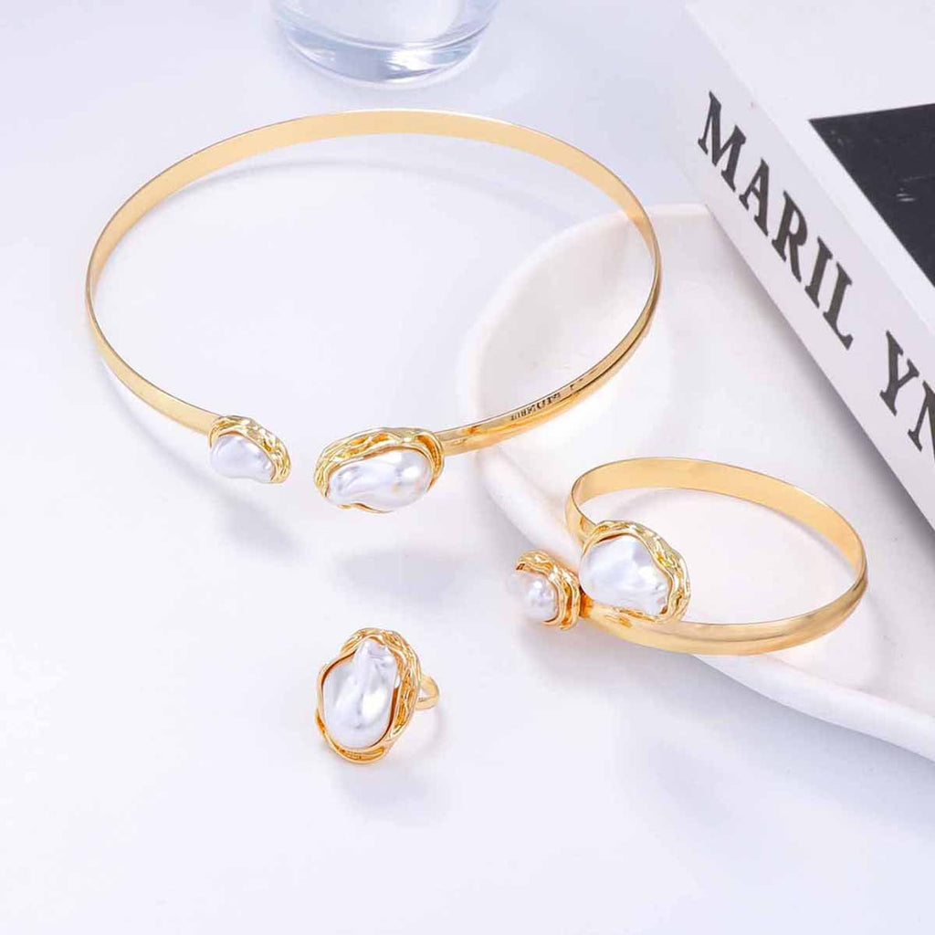 Stunning Pearl Bracelet for Daily Wear