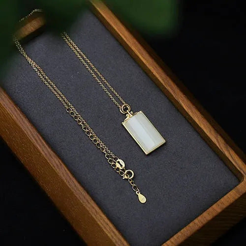 Charming Silver Necklace for Any Occasion