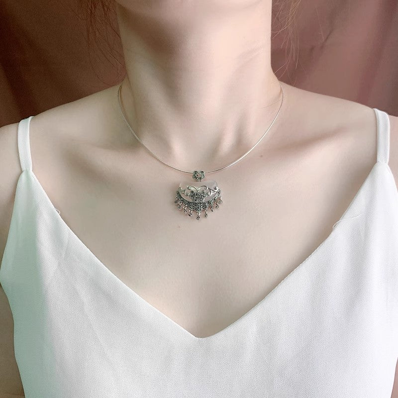 Romantic Silver Necklace for Special Moments