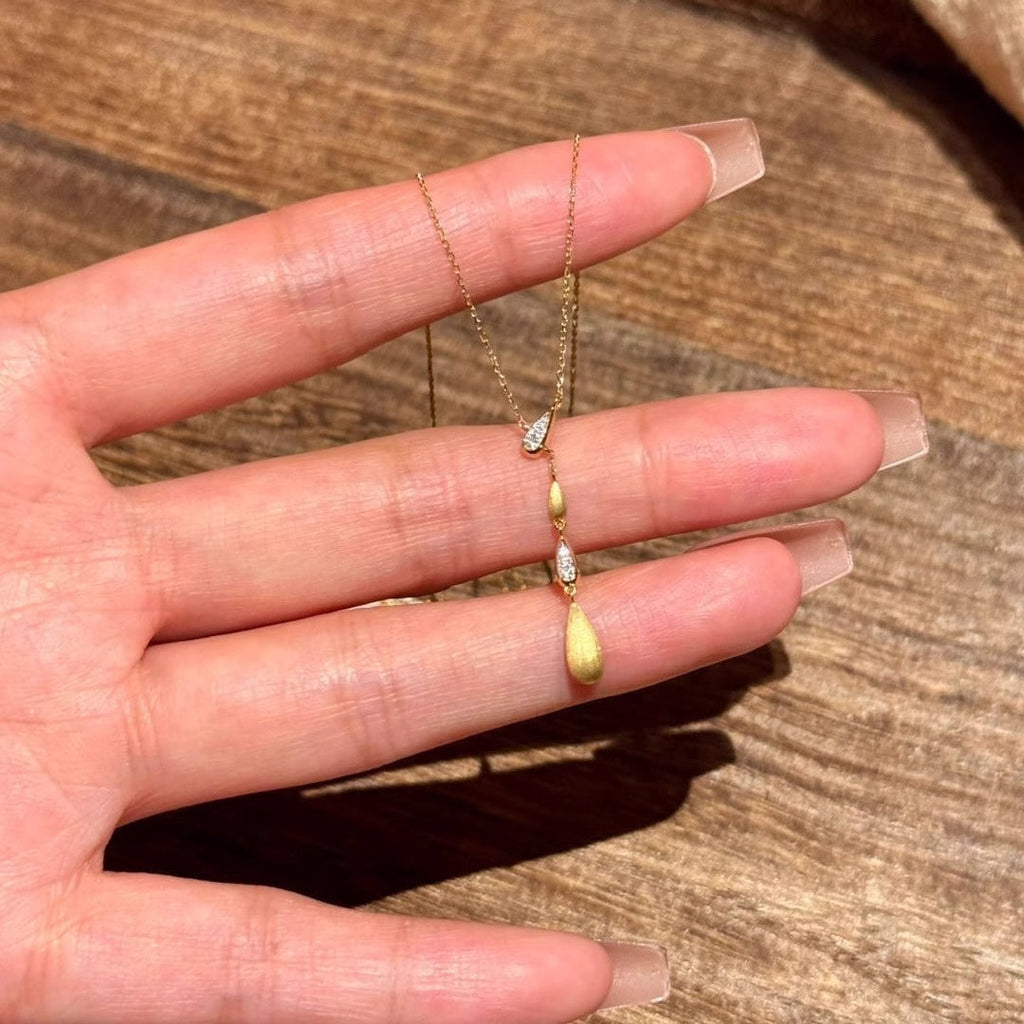Classic Gold Necklace with Timeless Appeal