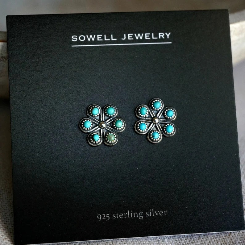Romantic Silver Earring for Special Moments