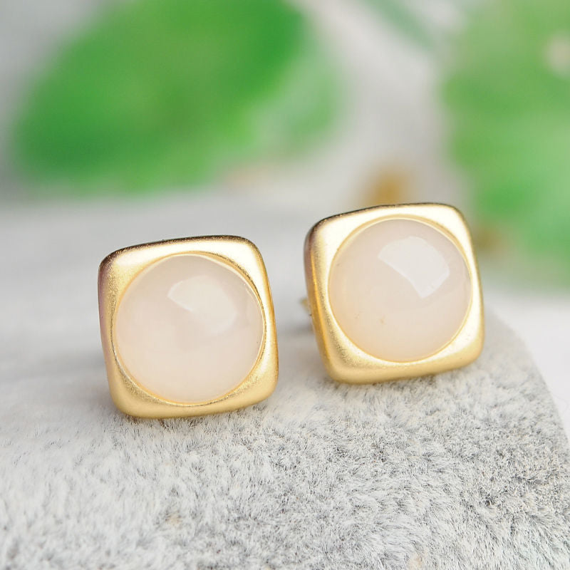 Classic Silver Piece with Timeless Appeal