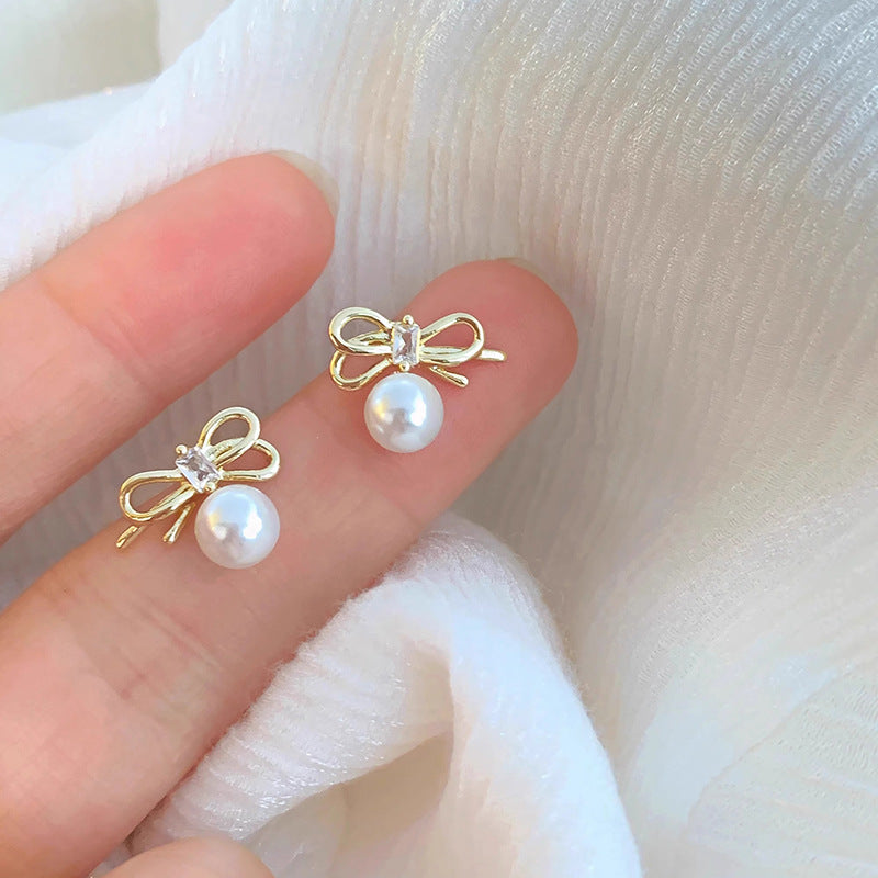 Beautiful Gold Earring with Unique Style