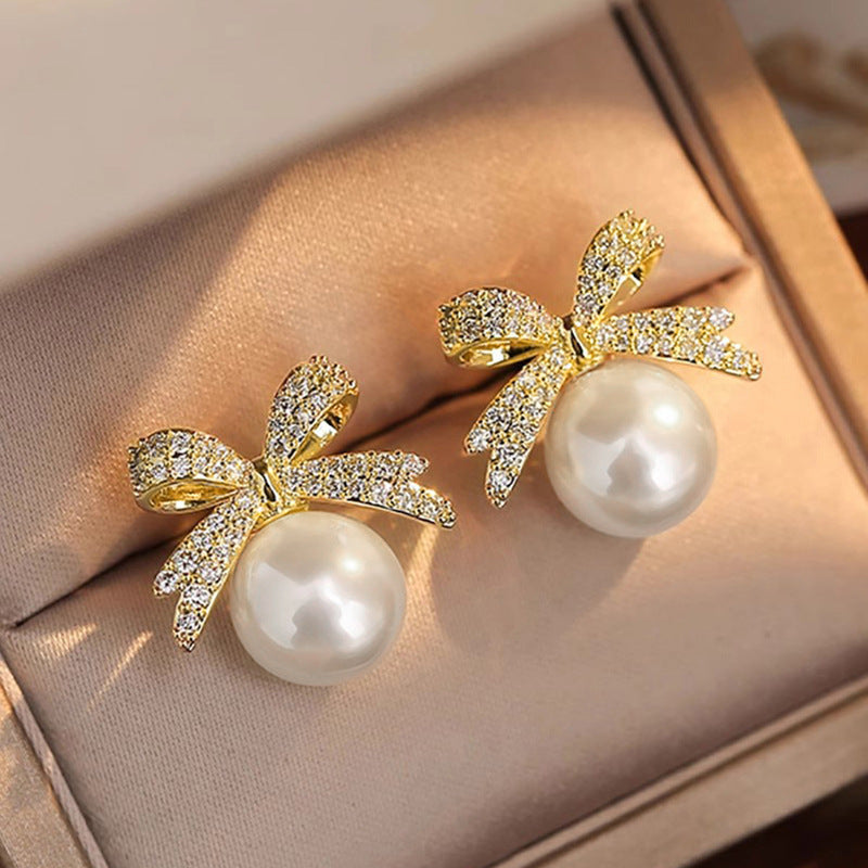 Romantic Pearl Earring for Special Moments