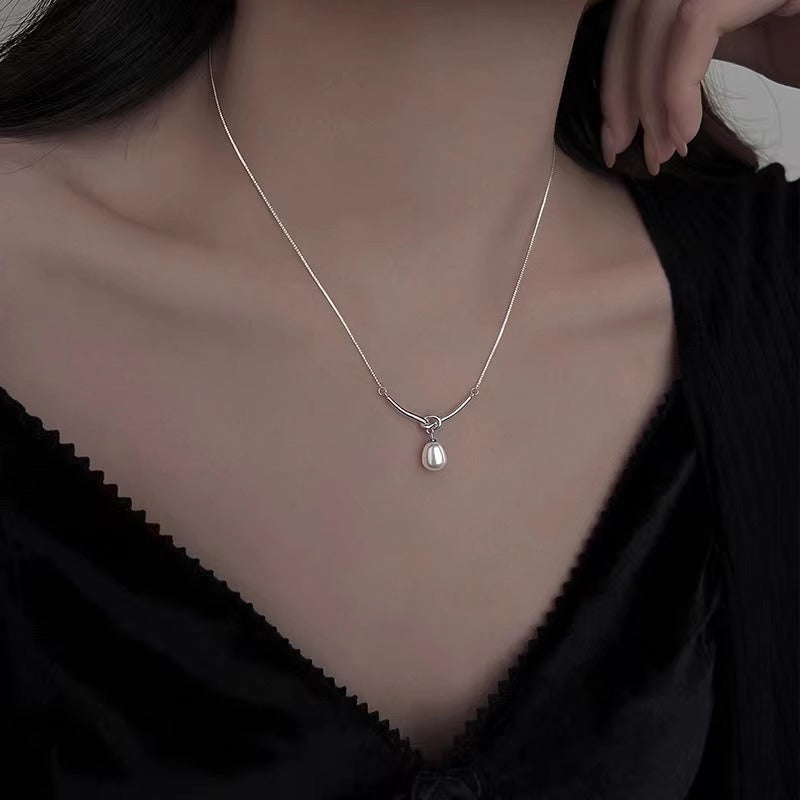 Romantic Pearl Necklace for Special Moments