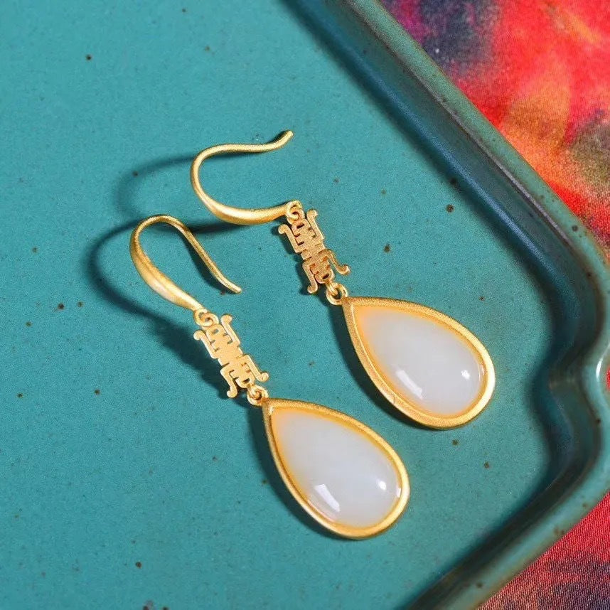 Romantic Gold Earring for Special Moments