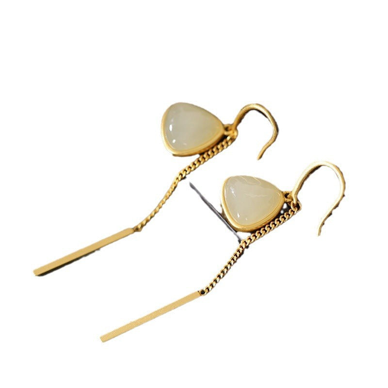 Classic Gold Earring with Timeless Appeal