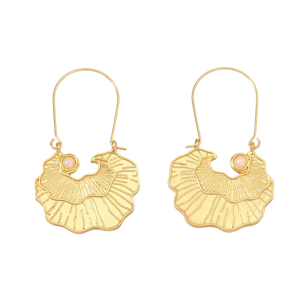 Classic Gold Earring with Timeless Appeal