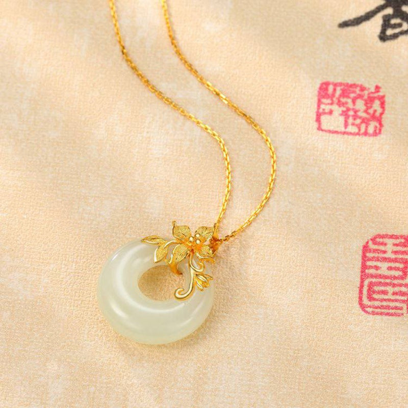 Romantic Gold Necklace for Special Moments