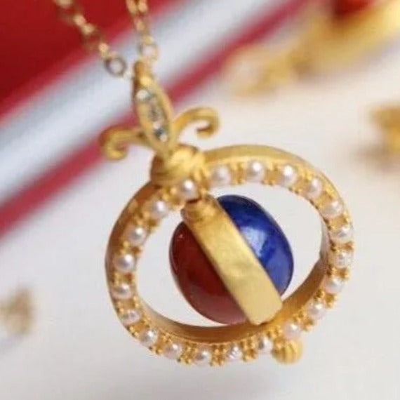 Classic Silver Necklace with Timeless Appeal