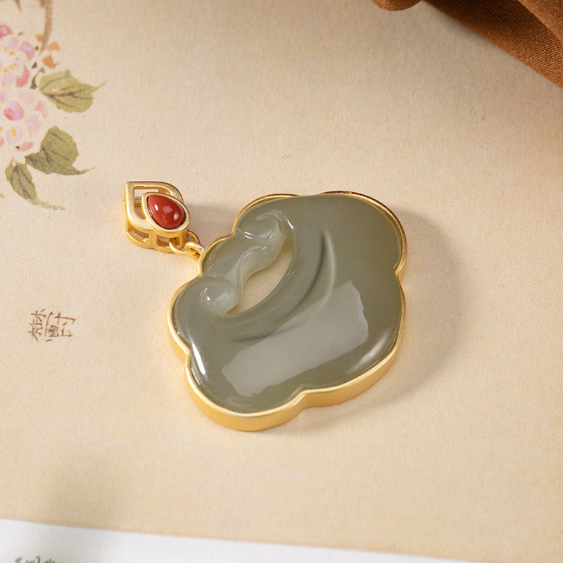 Stunning Gold Pendant for Daily Wear