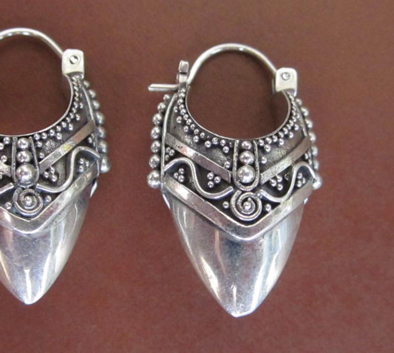 Charming Silver Earring for Any Occasion