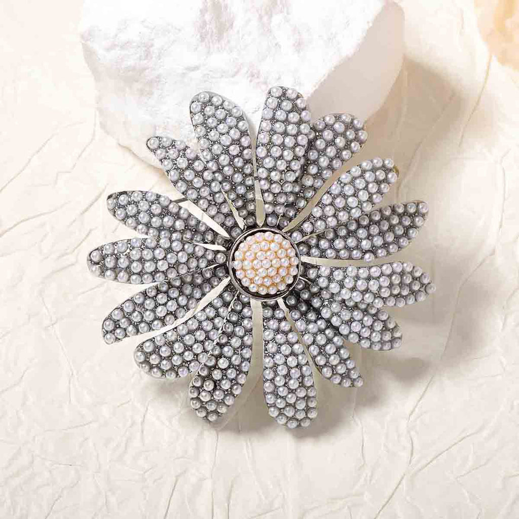 Charming Piece for Any Occasion