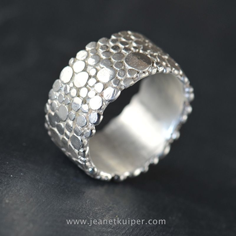 Stunning Silver Ring for Daily Wear