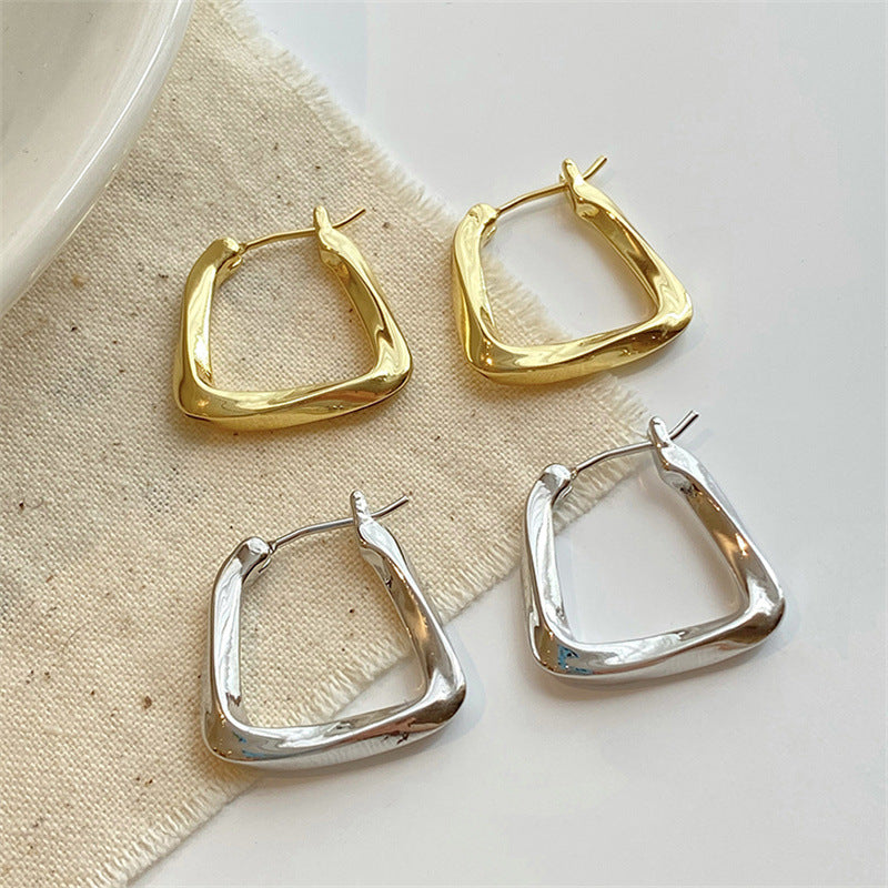 Charming Earring for Any Occasion