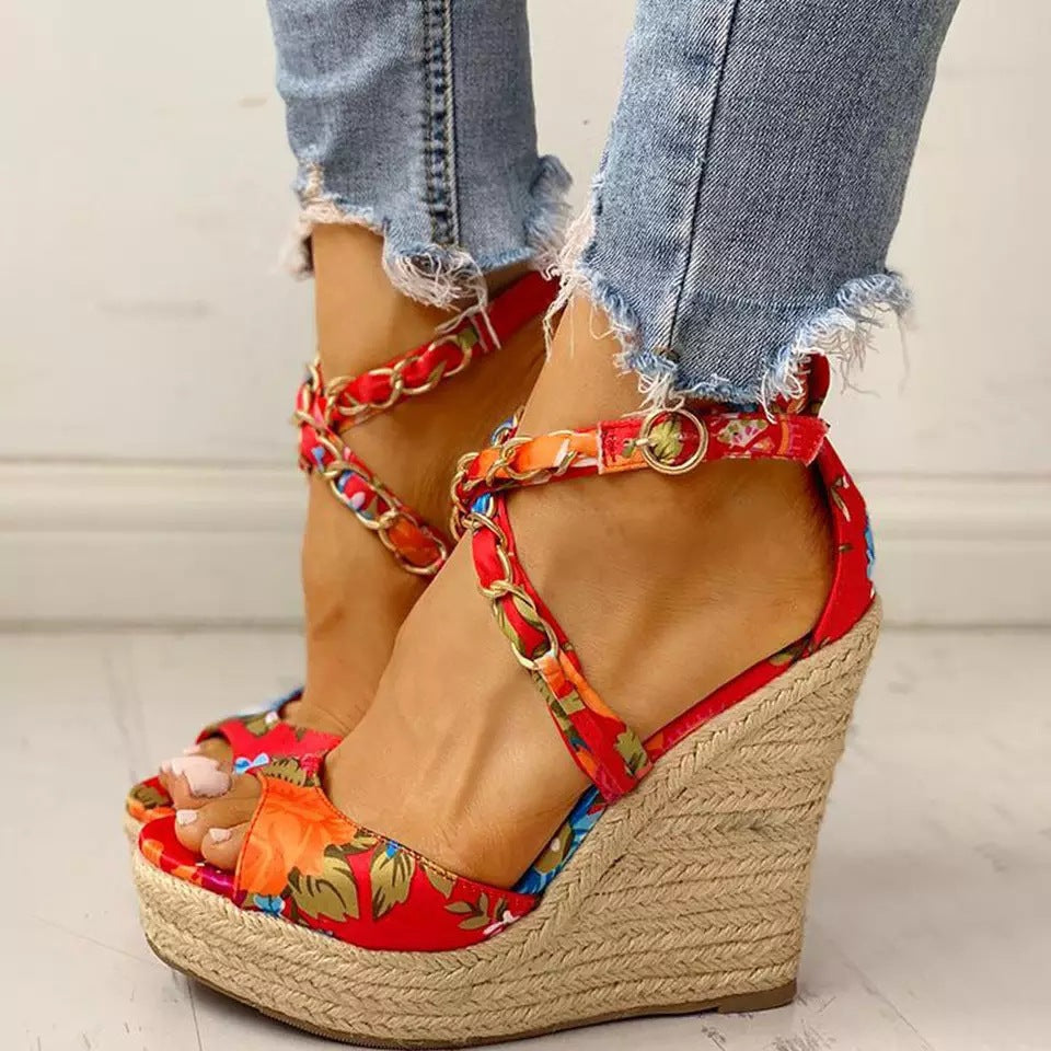 Graceful Orthopedic Sandals for Modern Look