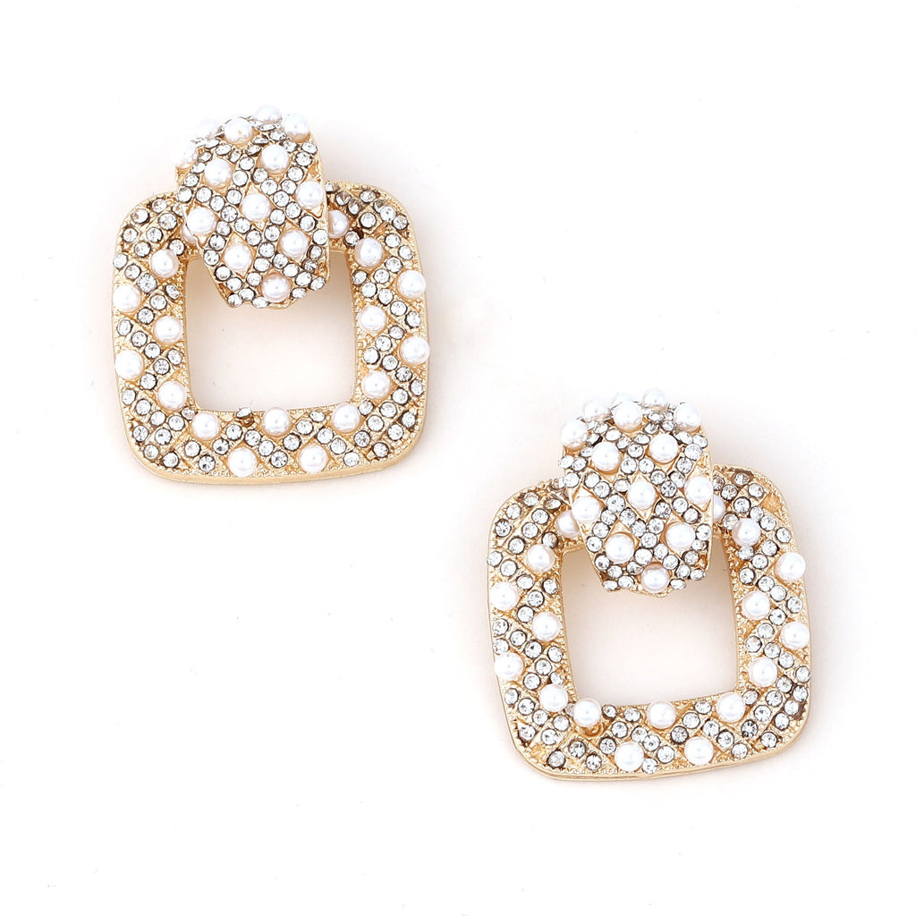Classic Pearl Earring with Timeless Appeal