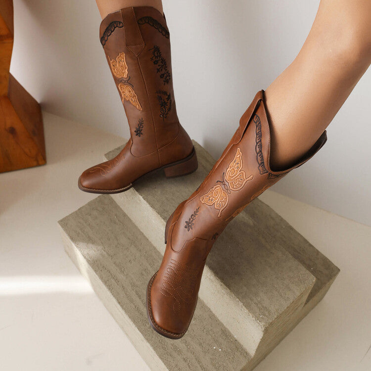 Graceful Orthopedic Boots for Modern Look